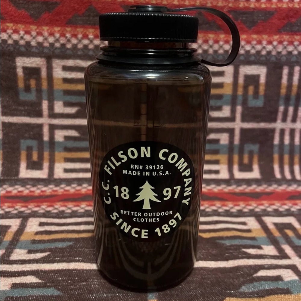 Filson 32oz NALGENE Water Bottle ~ Tree Logo ~ Screw On Lid ~ NWT USA ~ RARE